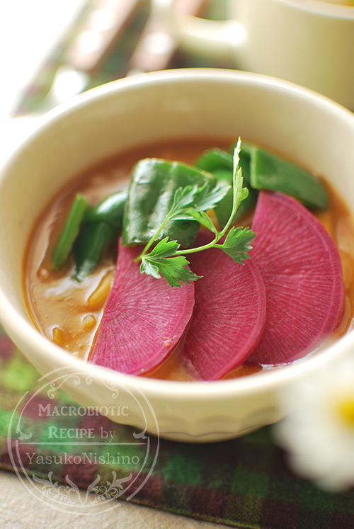 紅くるり大根を乗せた野菜カレー